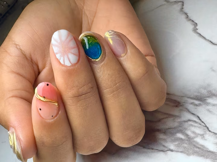 Line Art, Encapsulation, Gel Overlay — nail work by Adyclou