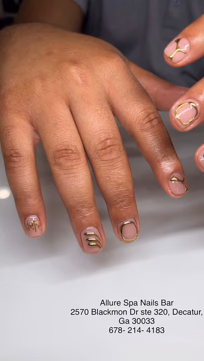3d Sculpting, Chrome, Raised Gel — nail work by Decatur