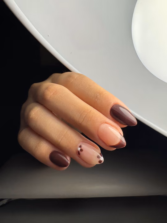 Minimalist Art, Line Art — nail work by Keilastudio