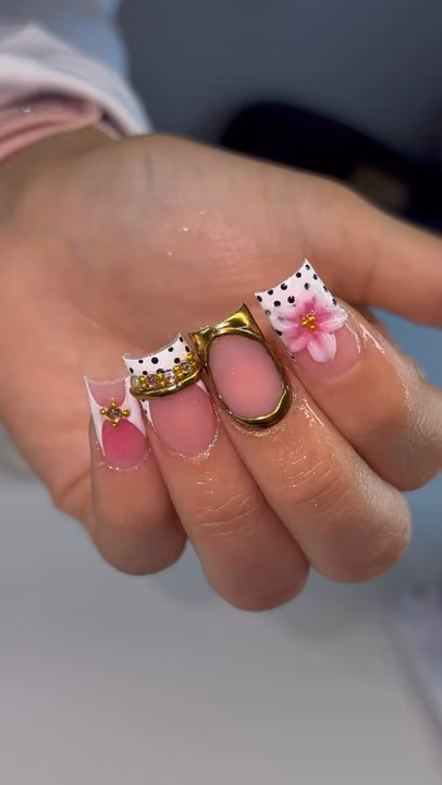 3d Sculpting, Chrome, Crystal Placement, Duck — nail work by Dallas Ga Nail Tech