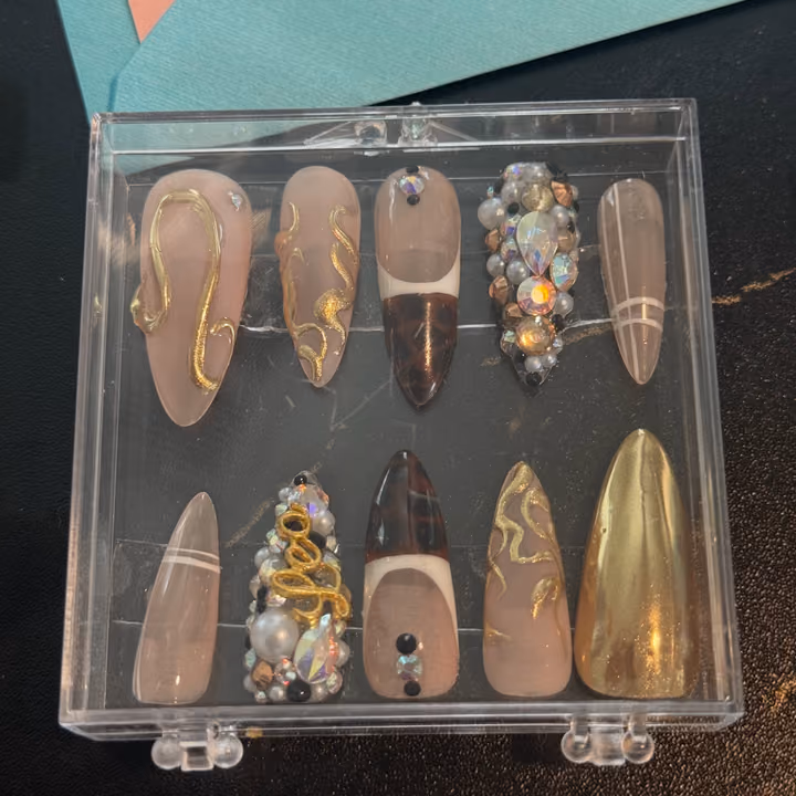 3d Sculpting, Chrome, Crystal Placement, Tortoiseshell Effect — nail work by Meme