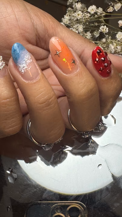 3d Sculpting, Gradient, Rhinestone Placement — nail work by Adyclou