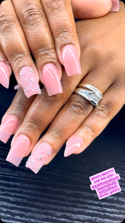 Sugar Effect, Textured Finish — nail work by Nailsbytam_thecelebtech