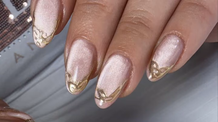 Cat Eye, Chrome, 3d Sculpting — nail work by Nails_studio_Ruthi
