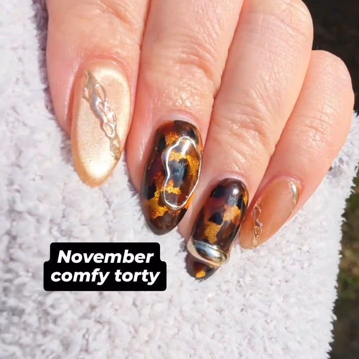 3d Sculpting, Chrome, Hand Painting, Tortoiseshell Effect — nail work by Kat